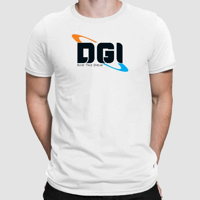 Hunter Man's white T-shirt with company name and logo